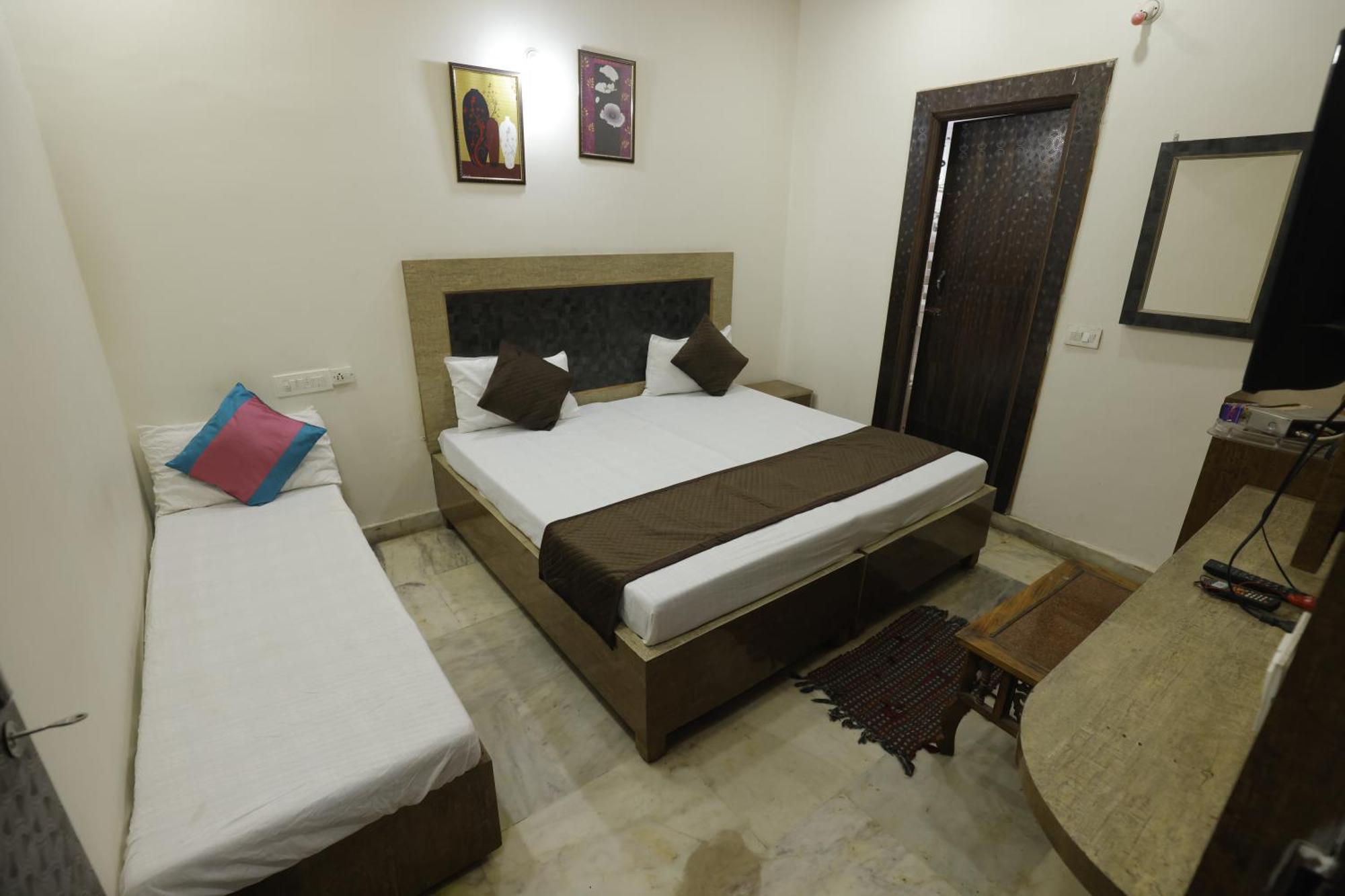 Basil Inn Home Stay Walking Distance From Taj Mahal Agra Agra  Extérieur photo